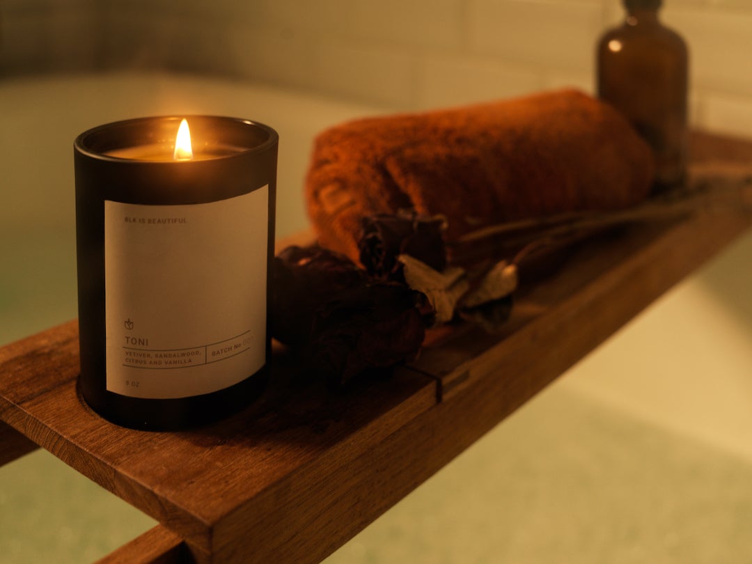 Toni Blk Rose Candle | Candle | Derrick Details