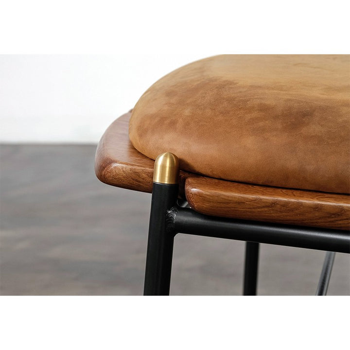 Kink Occasional Chair | Lounge Chair | Derrick Details