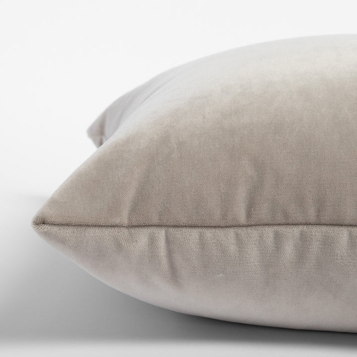 Mason Velvet Pillow | Pillow | Derrick Details